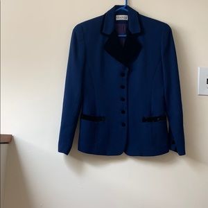Women’s suit